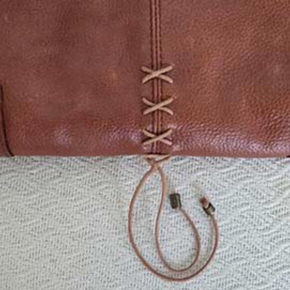 Cutter & Buck Leather & Brass-Studded Duffle-19" - Picture 2 of 9